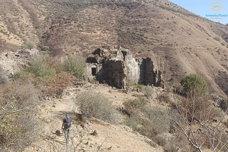 Hiking Aghjots and Havuts Tar monasteries