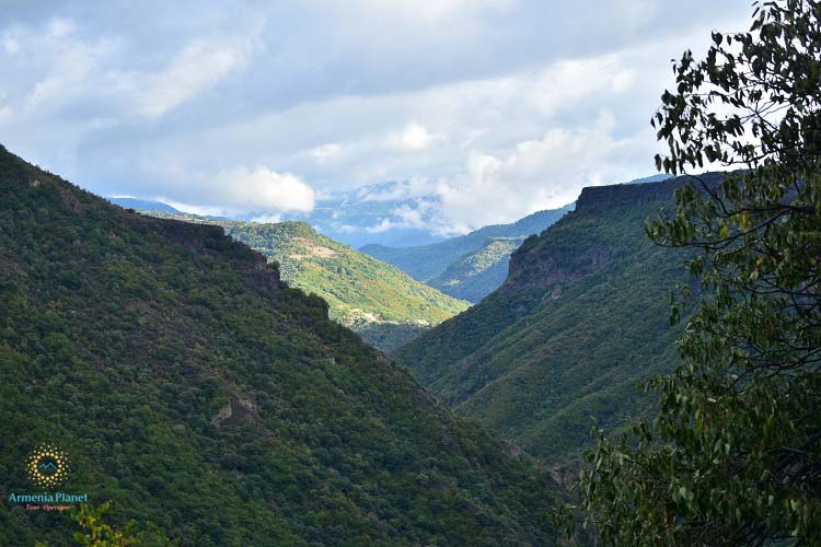 Hiking Odzun - Kobayr Monastery
