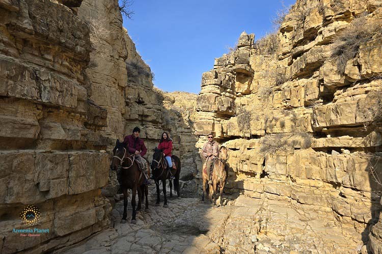 Конный поход к Ущелью Ангелов