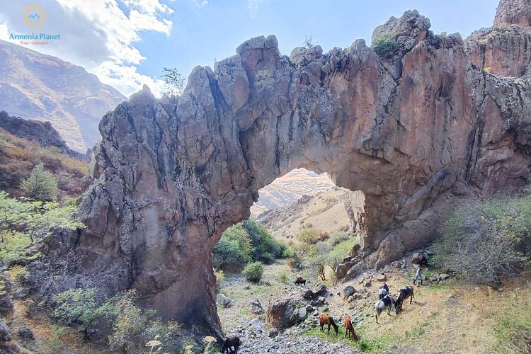 Horseback riding to wonders of Kapuyt