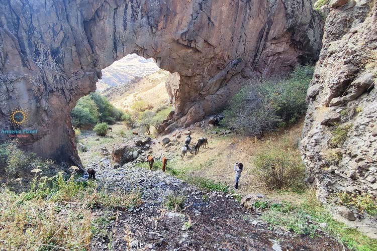 Basalt Arch of Kapuyt